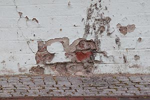 Boizenburg: Feuchte Hausmauer